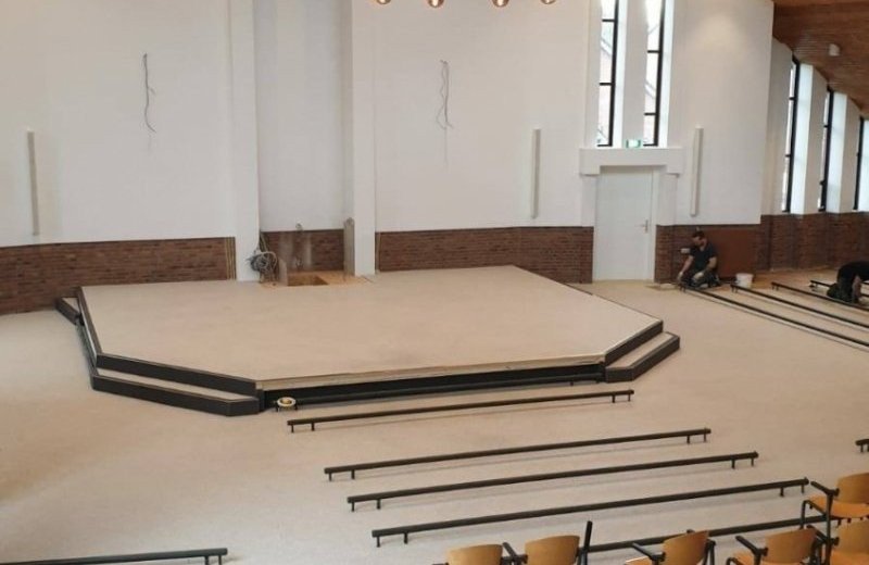Een gesealde siergrind vloer in de Kruisbergkerk